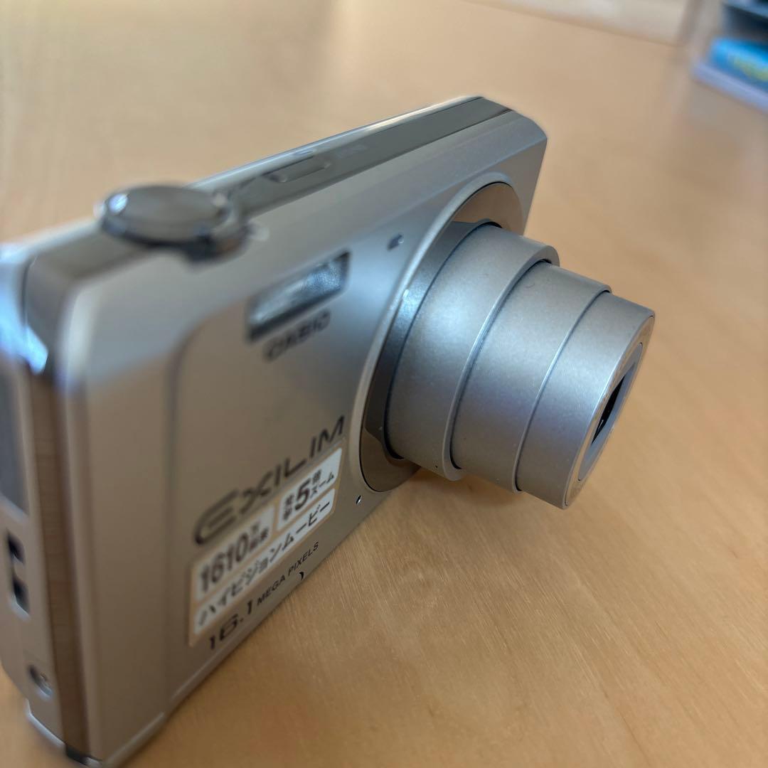 【美品】CASIO EXILIM 16.1MP デジタルカメラ シルバー