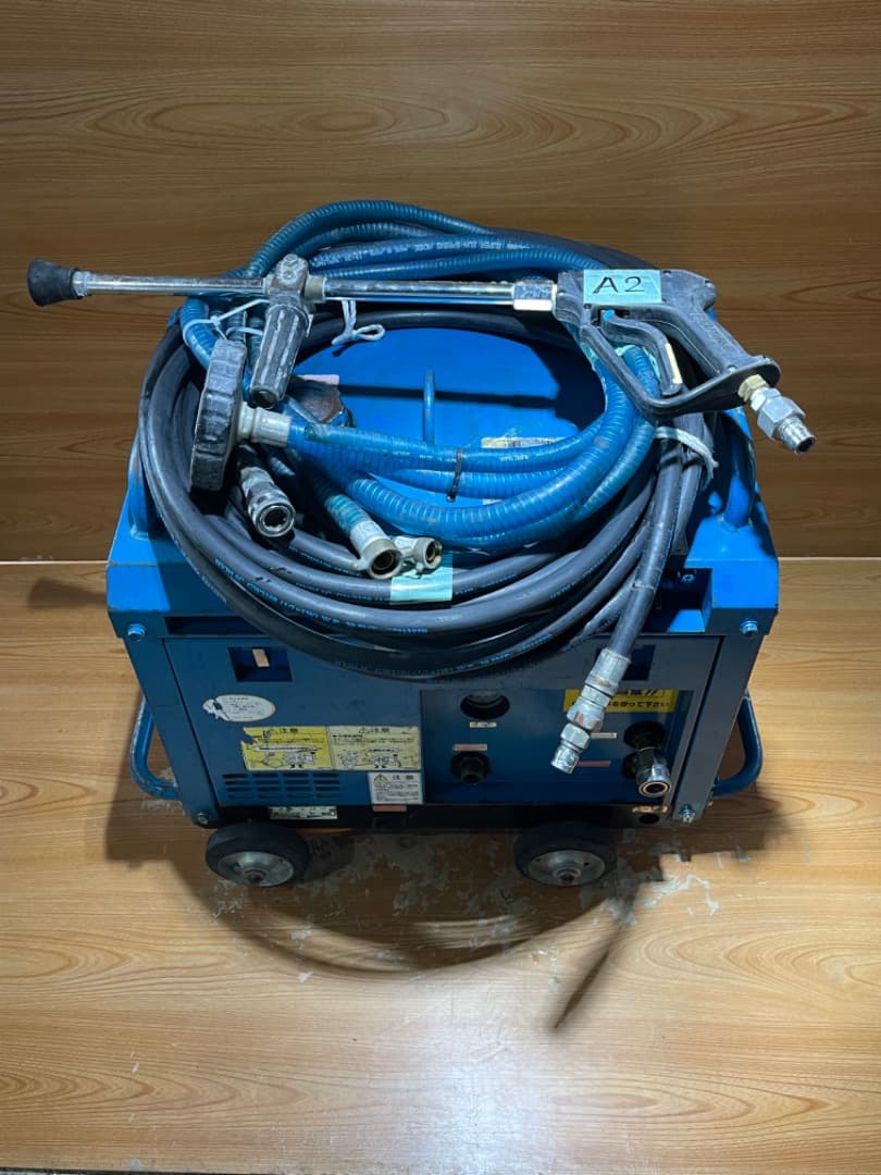 ツルミセル付きエンジン高圧洗浄機防音ガン・高圧ホース・給排水ホース