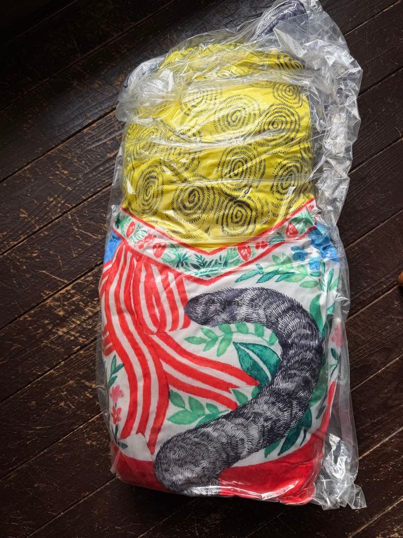 ヒグチユウコ ネコリョーシカ クッション - メルカリ