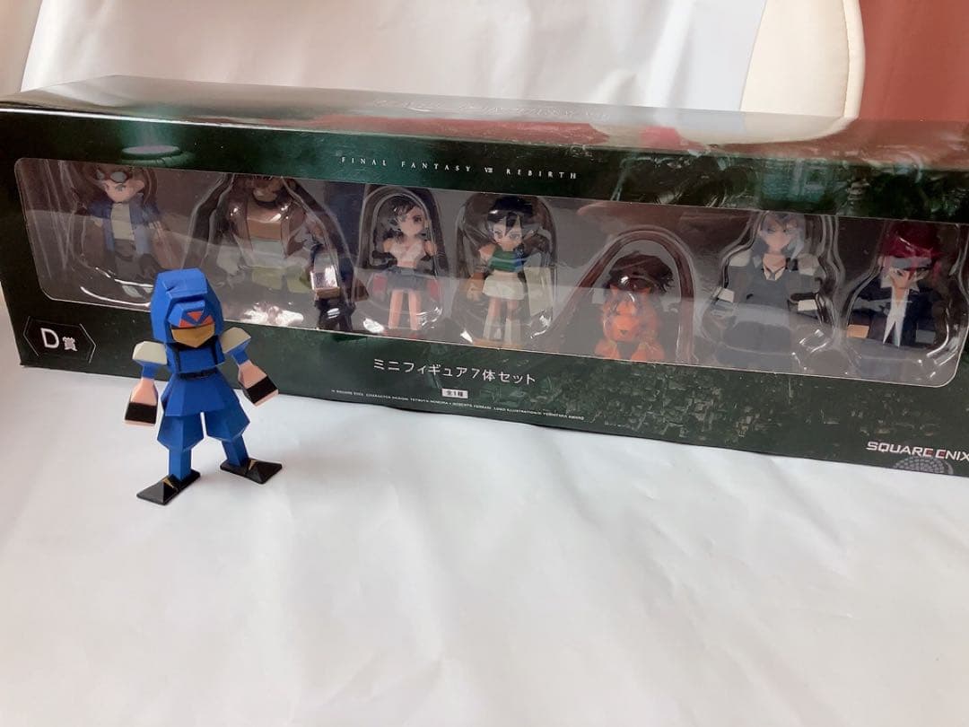 ファイナルファンタジー 7 ミニフィギュア 7体セット＋おまけ - メルカリ