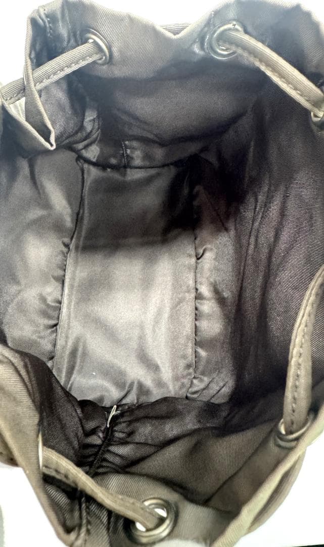 ★美品★PRADA プラダ 巾着 ポーチ 三角プレート ナイロン