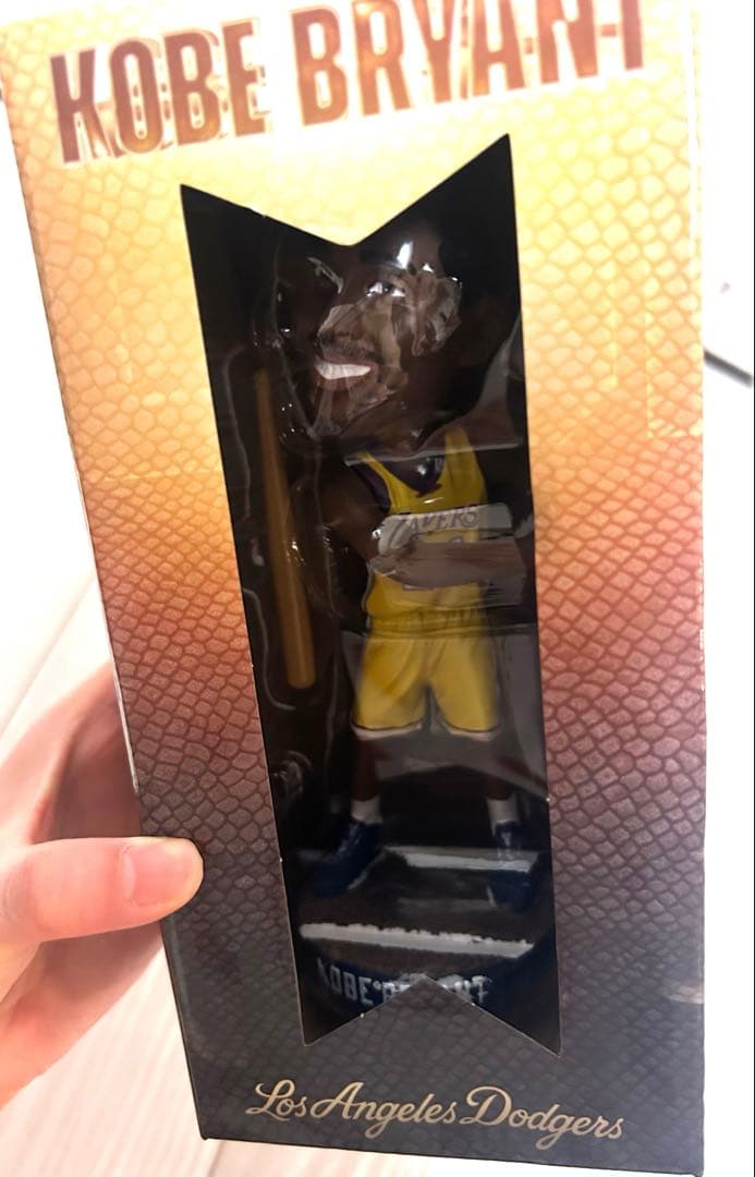 非売品】8/8 球場配布品 コービー・ブライアント ドジャースボブルヘッド