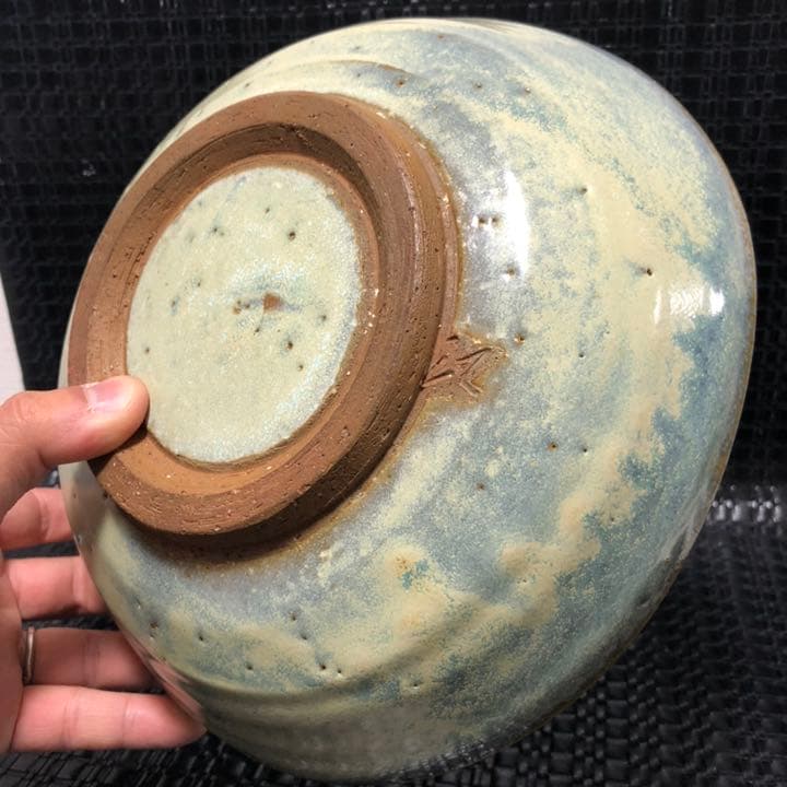 美しい古美術◼️蔵からクリーム色とコバルトブルーの可愛い深めのお皿が出て来ました、