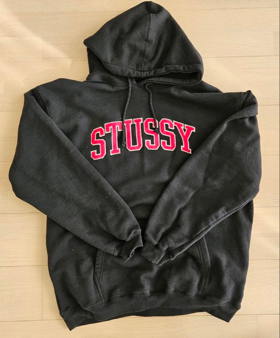 【希少‼︎】STUSSY ロゴ入り 黒 パーカー