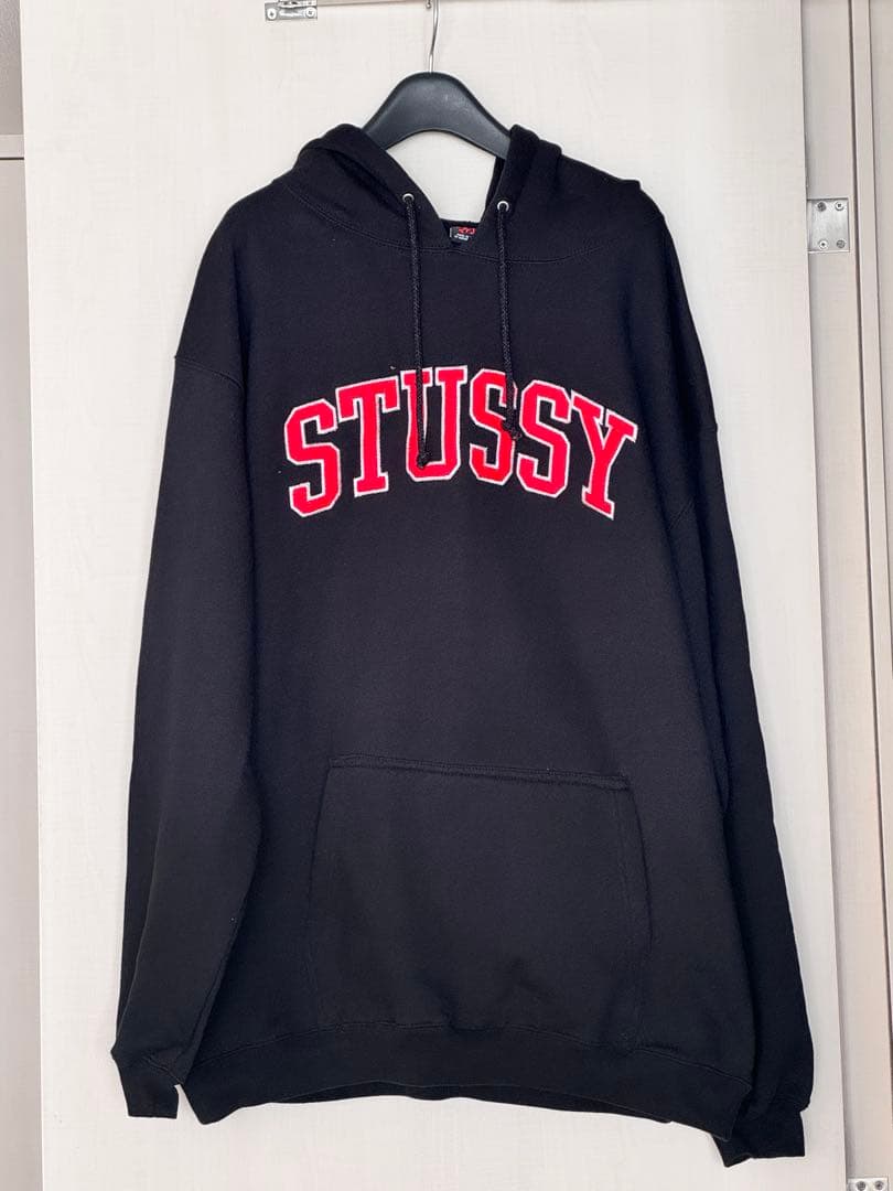 【希少‼︎】STUSSY ロゴ入り 黒 パーカー