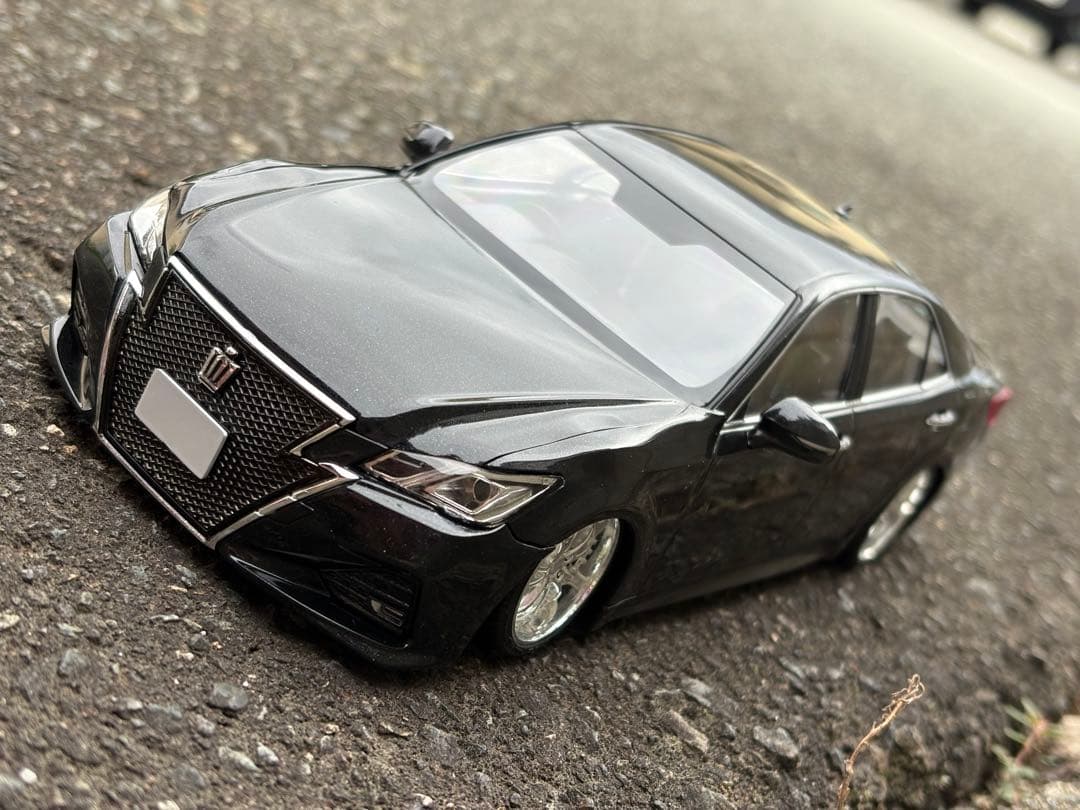 アオシマ トヨタ21クラウンアスリート プラモデル完成品 カスタム品