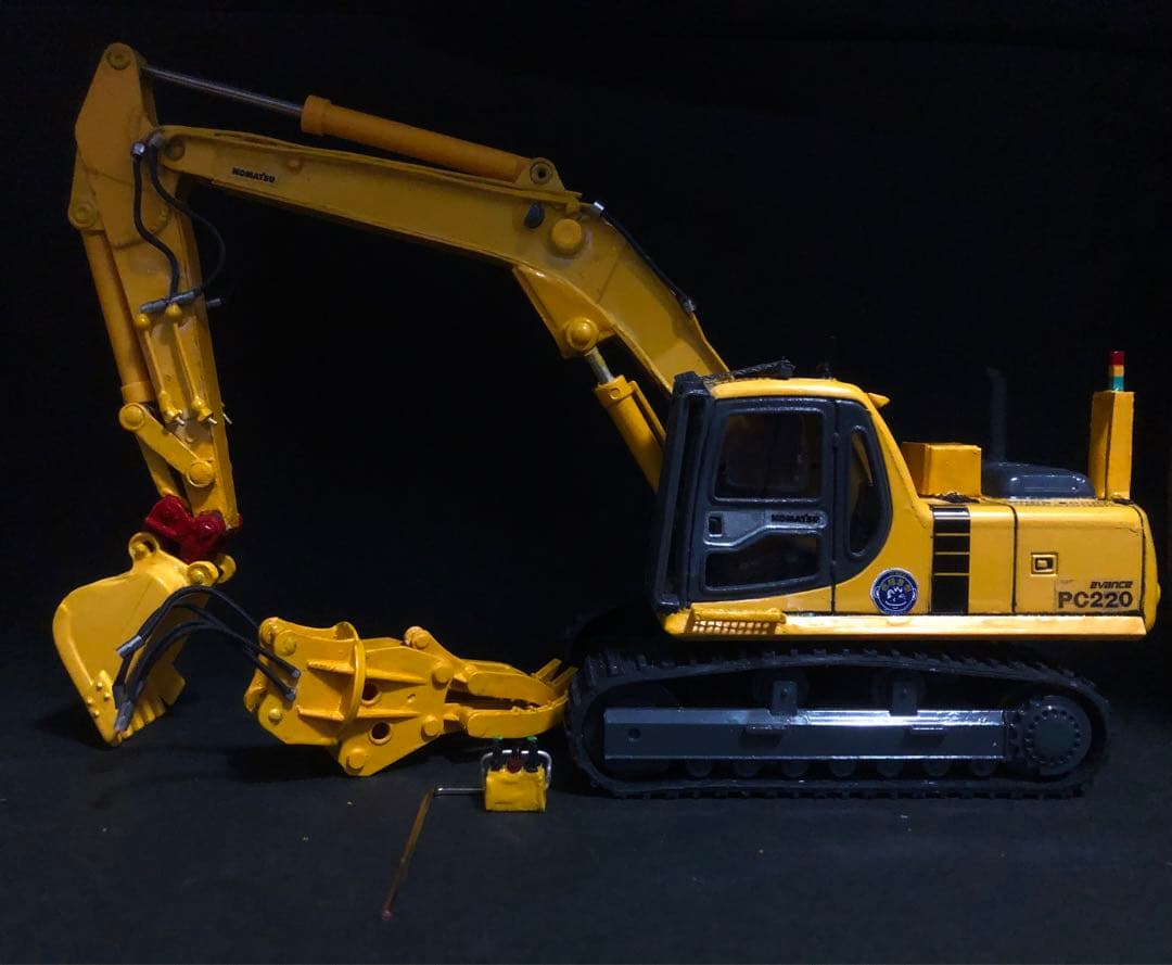 コマツPC220パワーショベル1/43