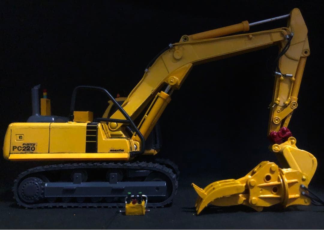 コマツPC220パワーショベル1/43