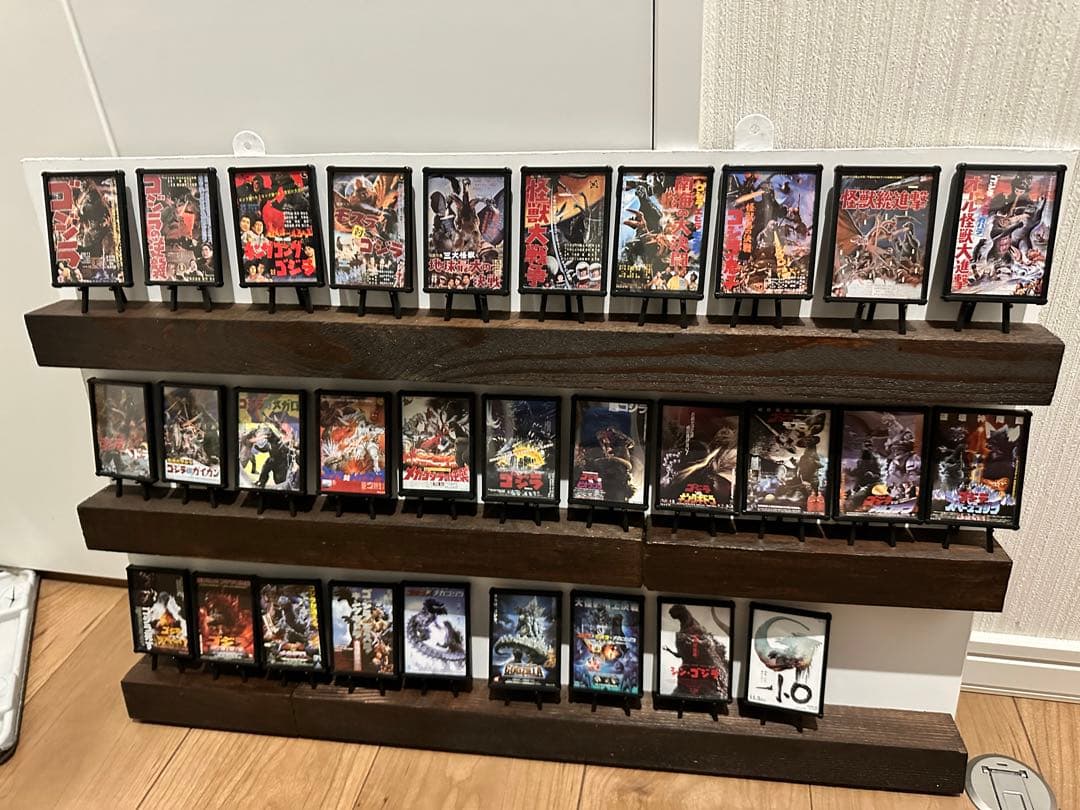 ゴジラ　ミニポスター　コンプリート　飾り台（自作）つき ゴジラ ミニポスター コンプリート 飾り台（自作）つき ゴジラ ミニ