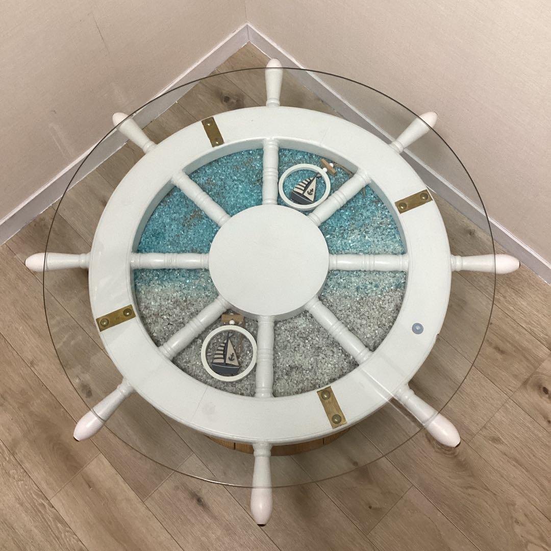 マリンテーブル、丸テーブル、ガラステーブル、操舵輪、船の舵、海のテーブル