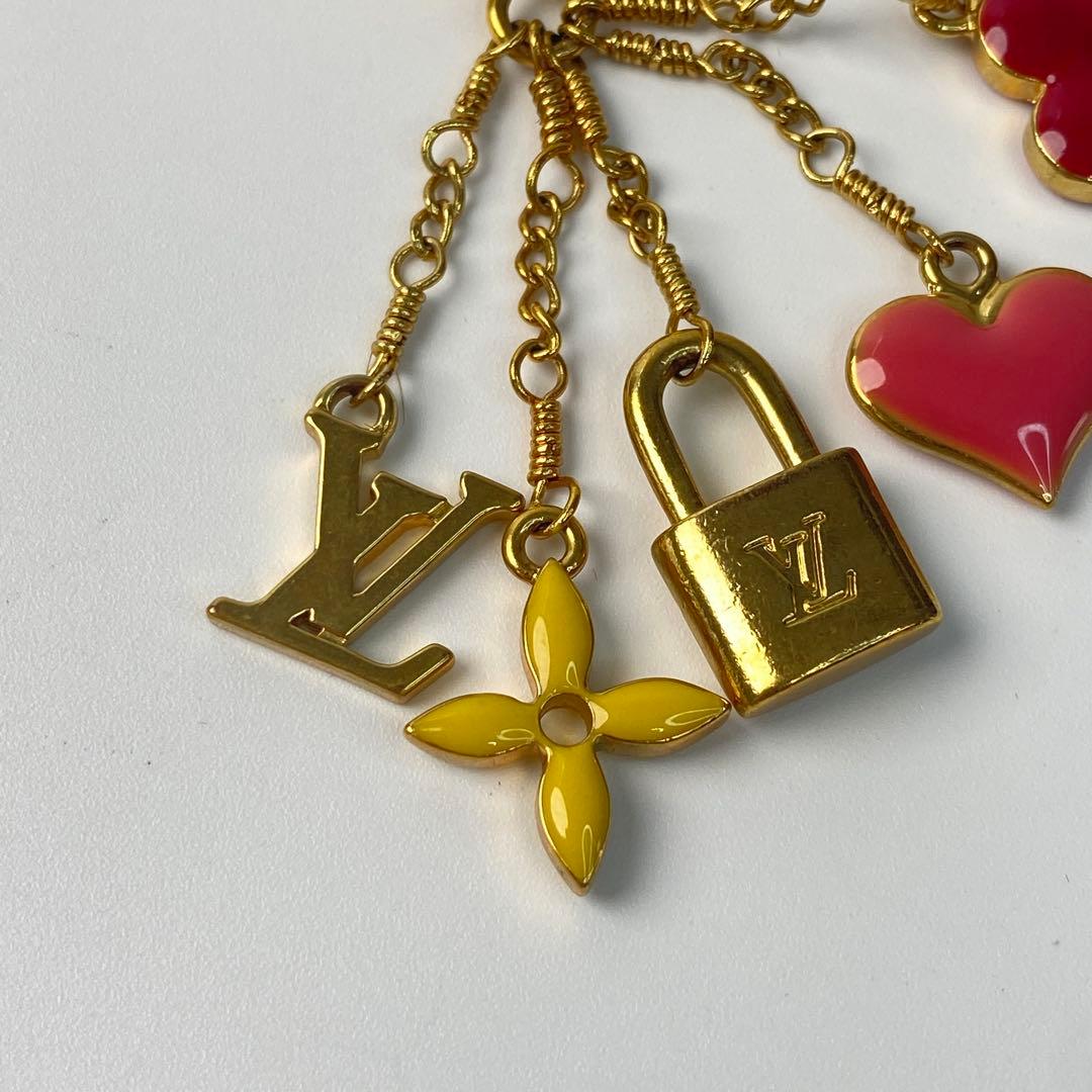 ルイヴィトン チャームブローチブロッシュ・スイート・モノグラム M65393