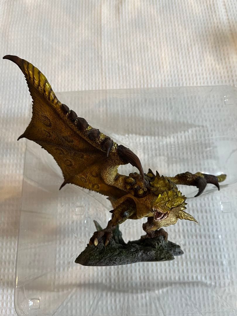 MH 金火竜 リオレイア希少種　CFB クリエイターズモデル　モンスターハンター
