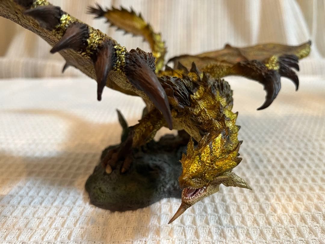 MH 金火竜 リオレイア希少種　CFB クリエイターズモデル　モンスターハンター