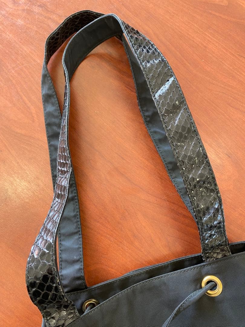 プラダ ナイロン トートバッグ ビーズ 巾着 肩掛け ブラック