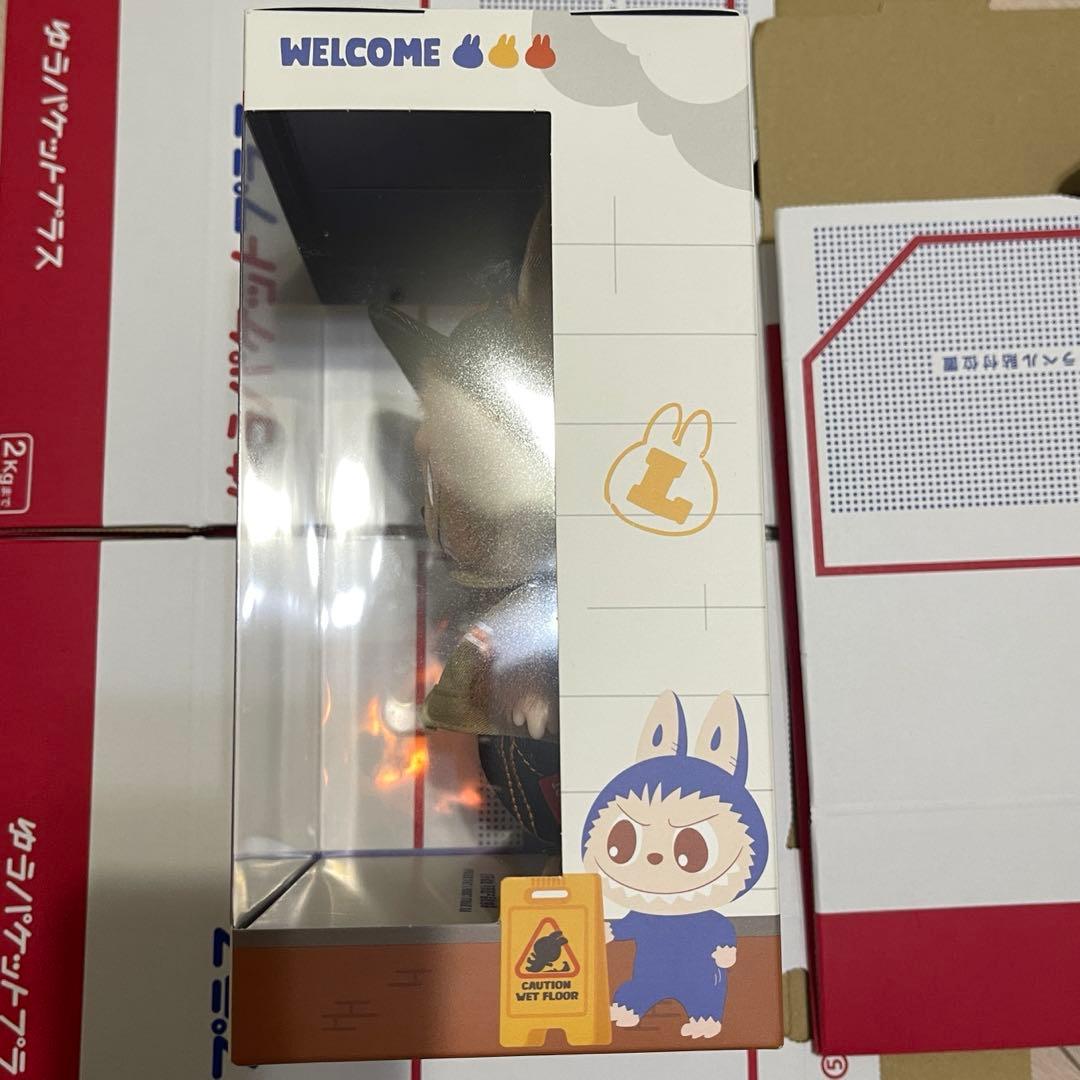 正規品 POPMART WACKY MART ラブブ 店員 labubu