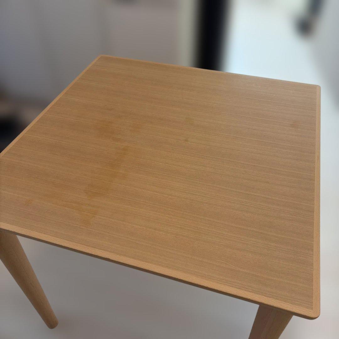 【カリモク60+】ダイニングテーブル800（ピュアビーチ） （現行品8.9万円）