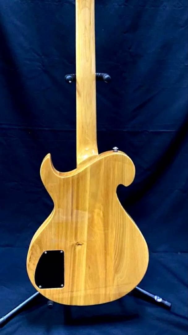 新品オリジナル エレキギターバールメープルトップ＆アッシュボディー エレキギター
