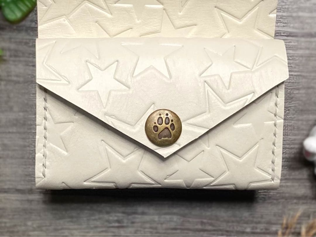 ❤【新作♪】【可愛さ×高級感♪】お洒落可愛い猫のコンパクトミニ財布♪星柄ホワイト