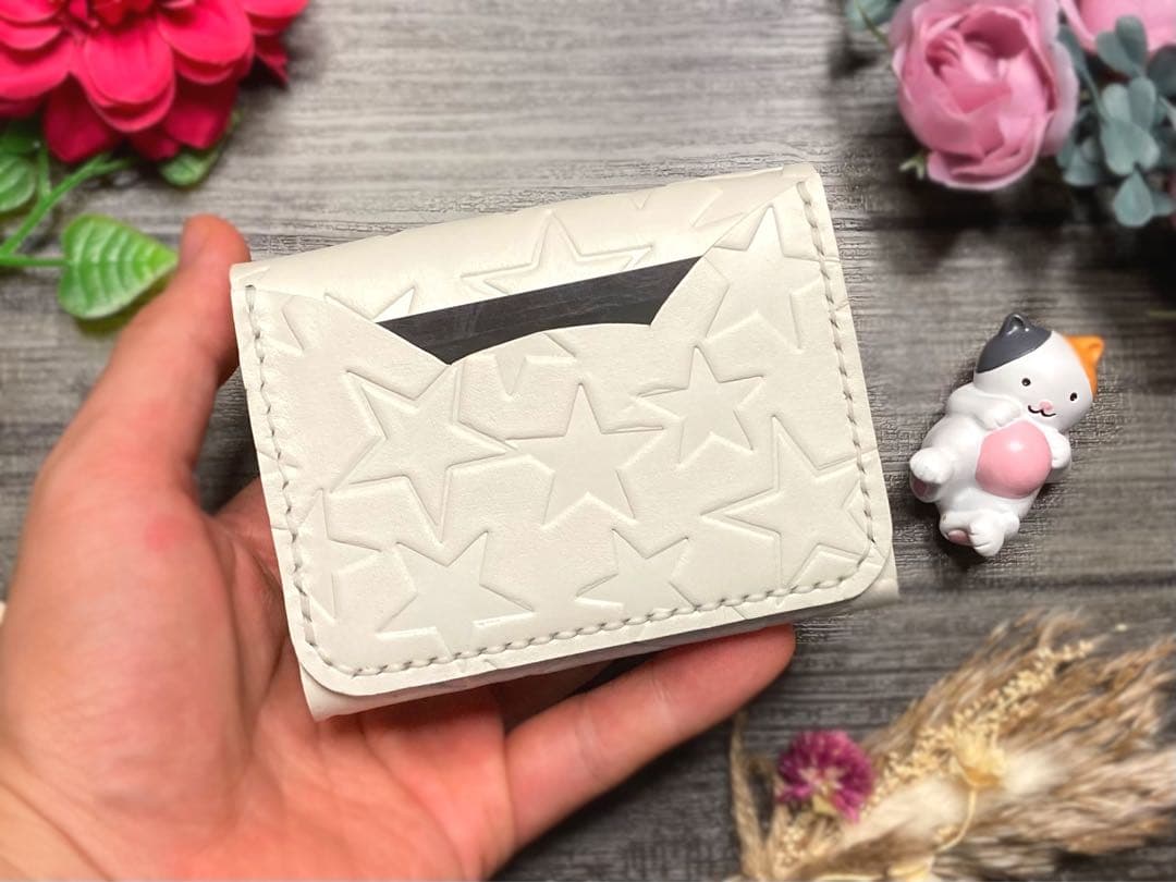 ❤【新作♪】【可愛さ×高級感♪】お洒落可愛い猫のコンパクトミニ財布♪星柄ホワイト