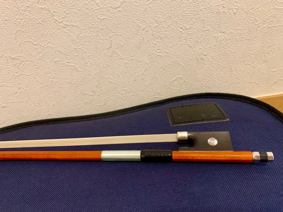 バイオリン弓　7/8 ほぼ新品