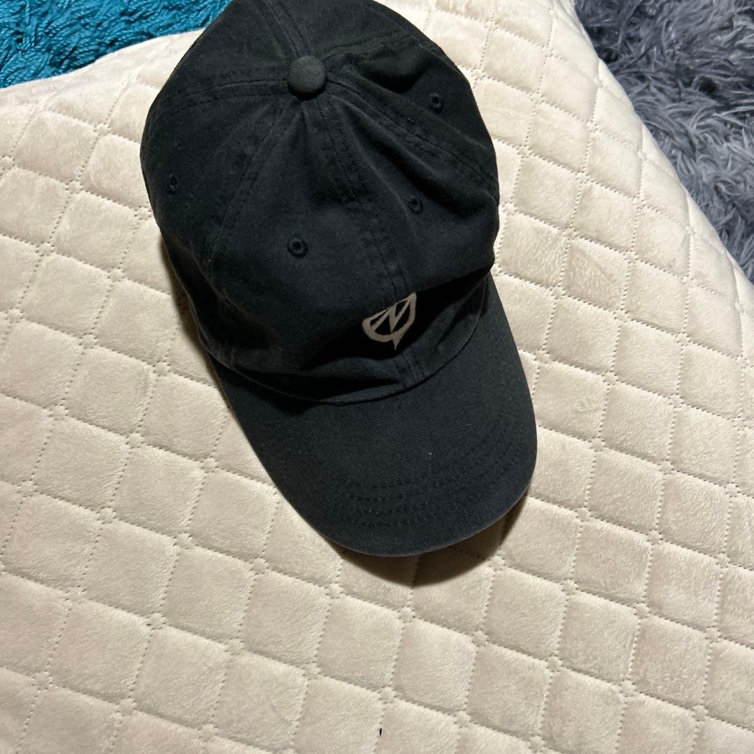 クラシック♡ブラック刺繍ロゴベースボールキャップ - メルカリ