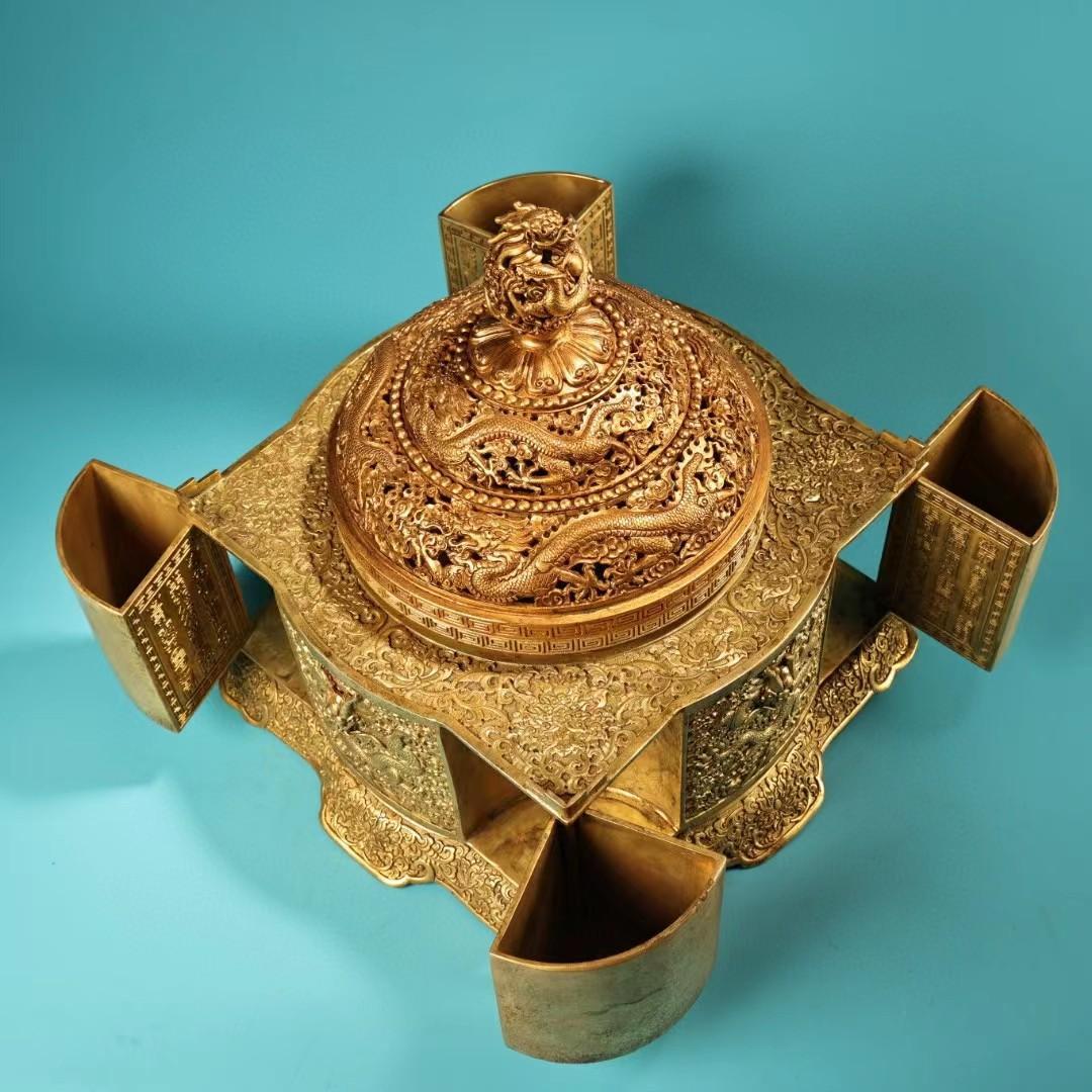 中国古美術・旧蔵鎏金转角煙香炉・純銅细密彫・純手作・高浮彫・置物・茶道具・文房具