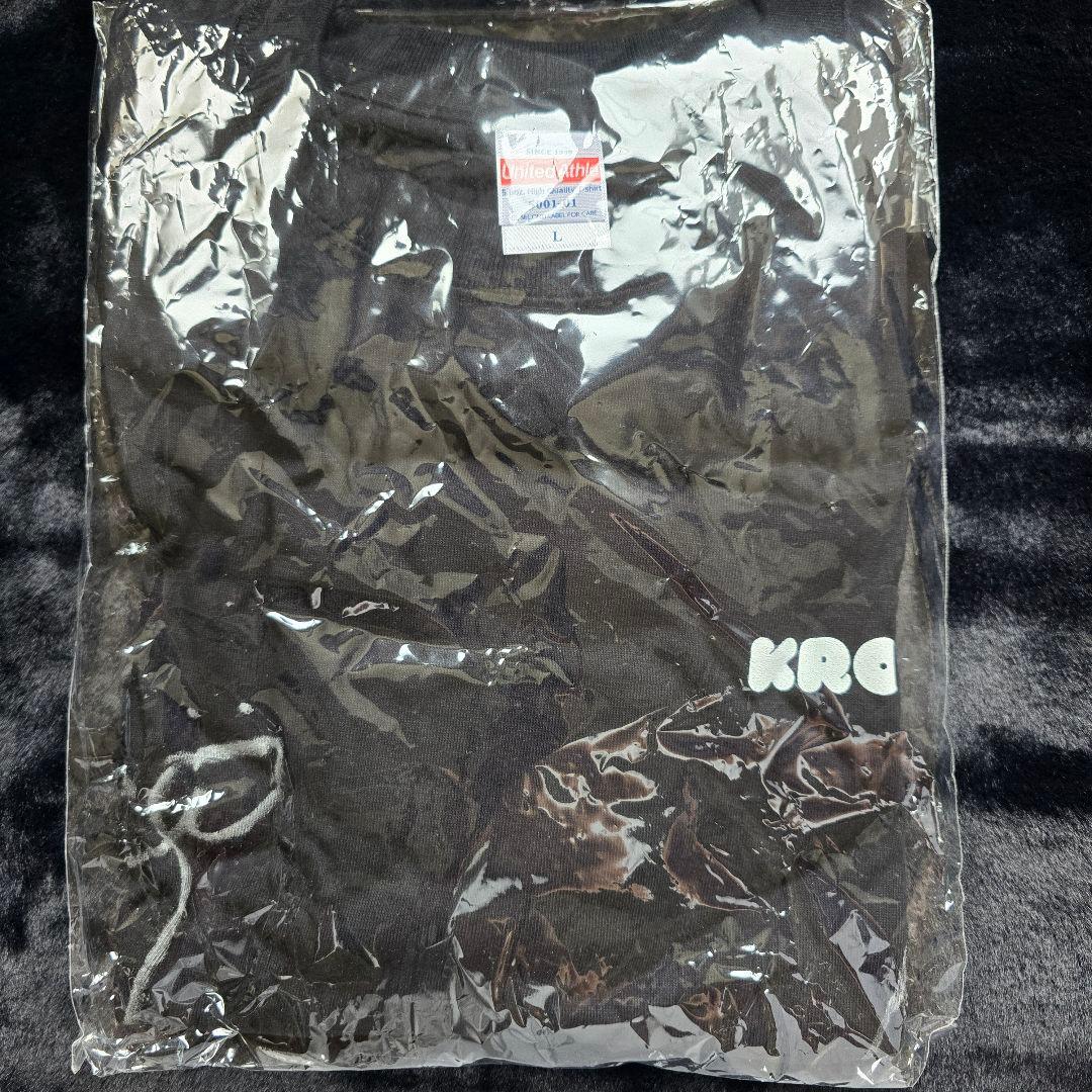 9 K-POP まとめ売り】⑩OnlyOneOf KROSS サインTシャツ