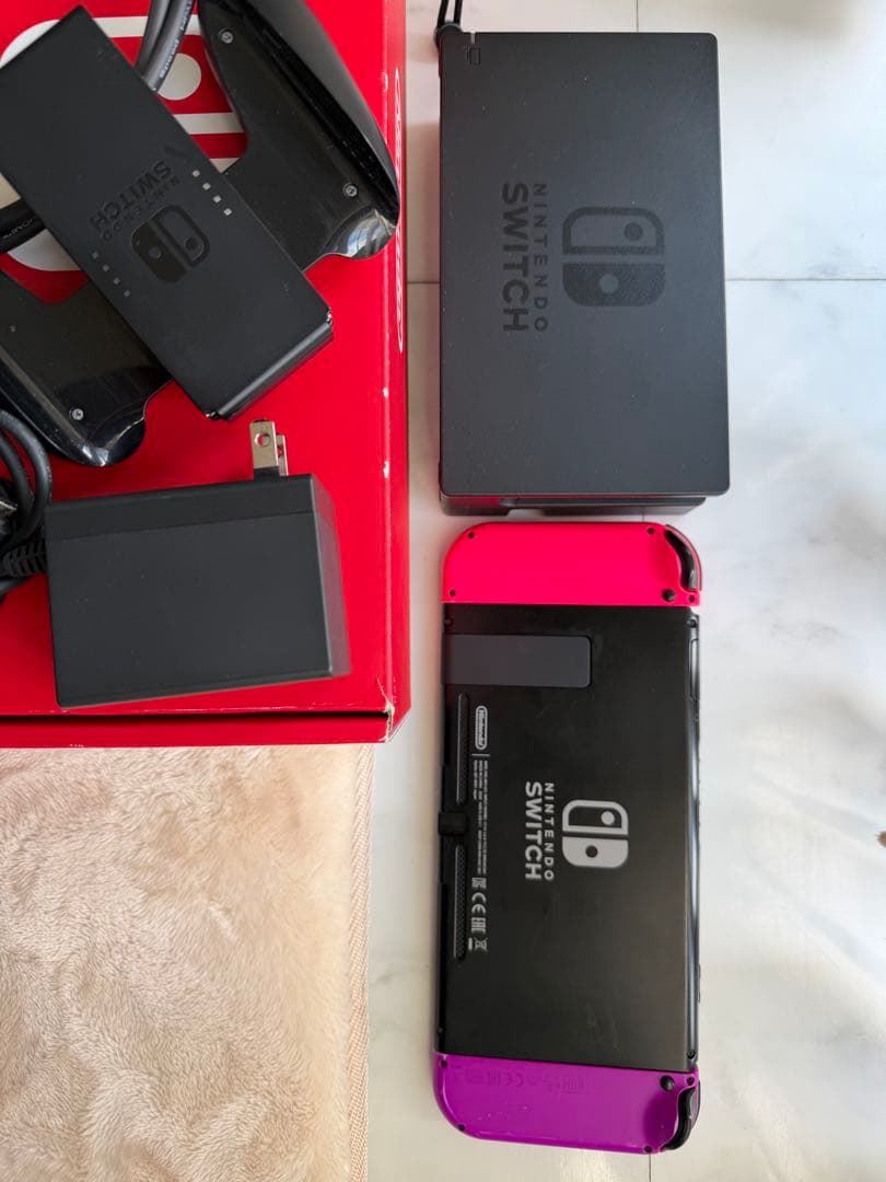 Nintendo Switch 本体 ピンク/パープル 充電器付き