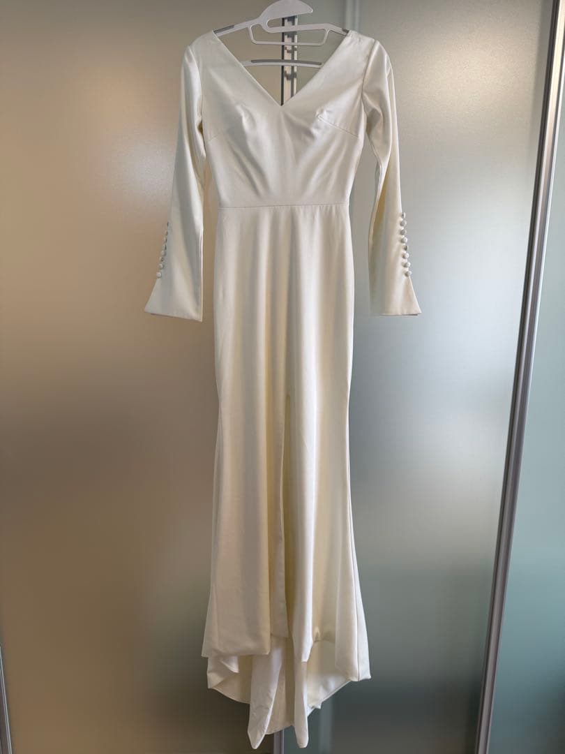 ドレスプロダクション　Vネック　フレアスリーブウェディングドレス　W159