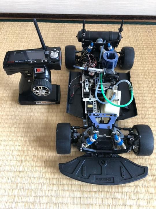 京商1/8エンジンラジコン