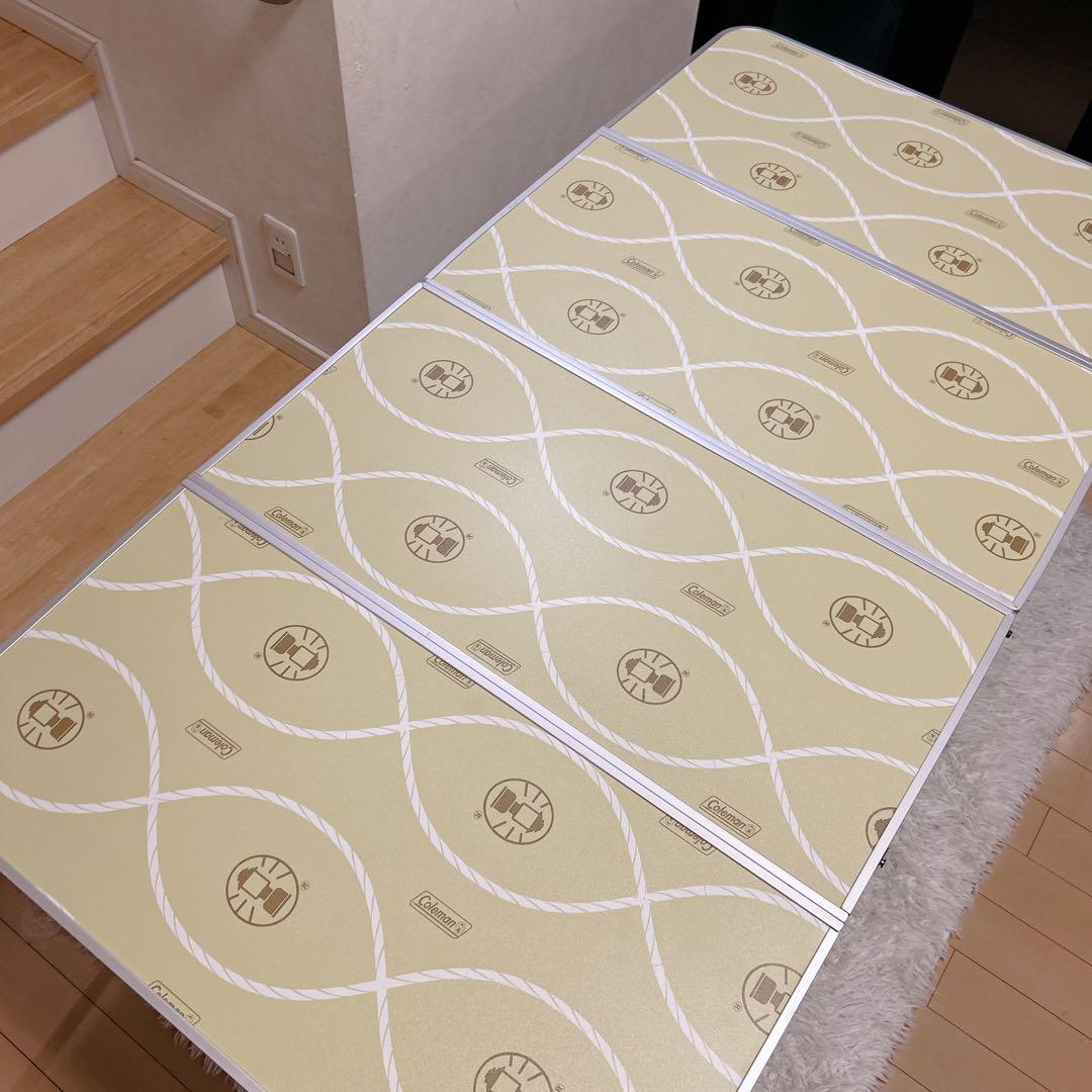 廃盤品 Coleman コールマン スリム四折テーブル コールマンランタン柄