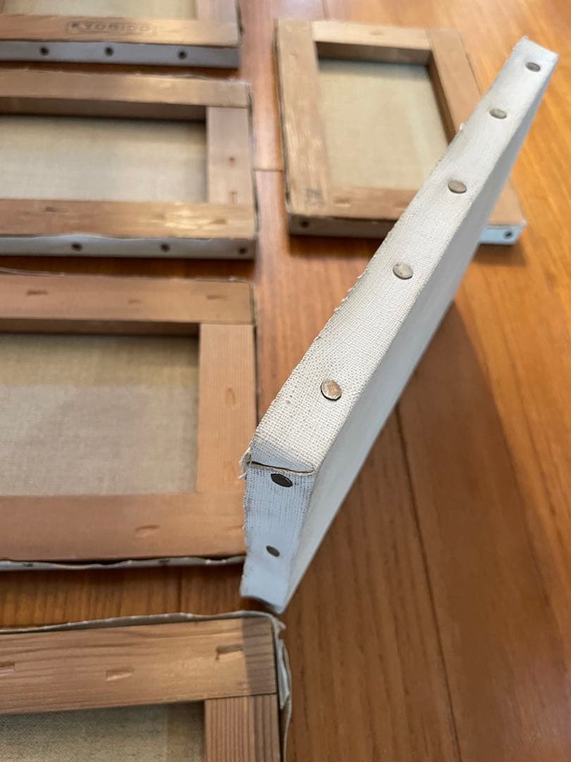 木製金色の油彩用額縁SMサイズ（未使用品）とキャンバスSM,F3サイズ