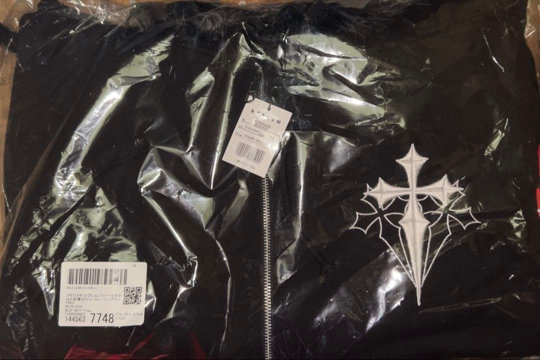 『REFLEM/レフレム』ファー付きクロス刺繍ZIPパーカージップアップパーカー