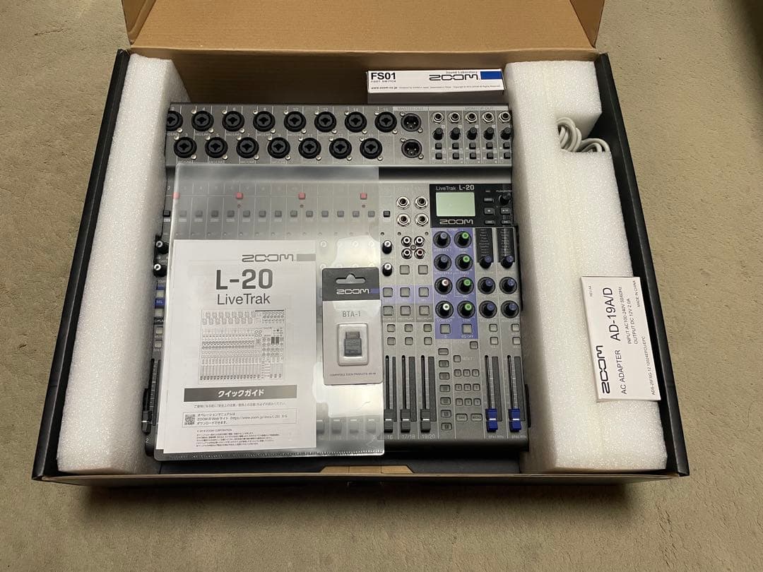 【動作確認済】ZOOM LiveTrak L-20 ＋ BTA1 ＋ FS01