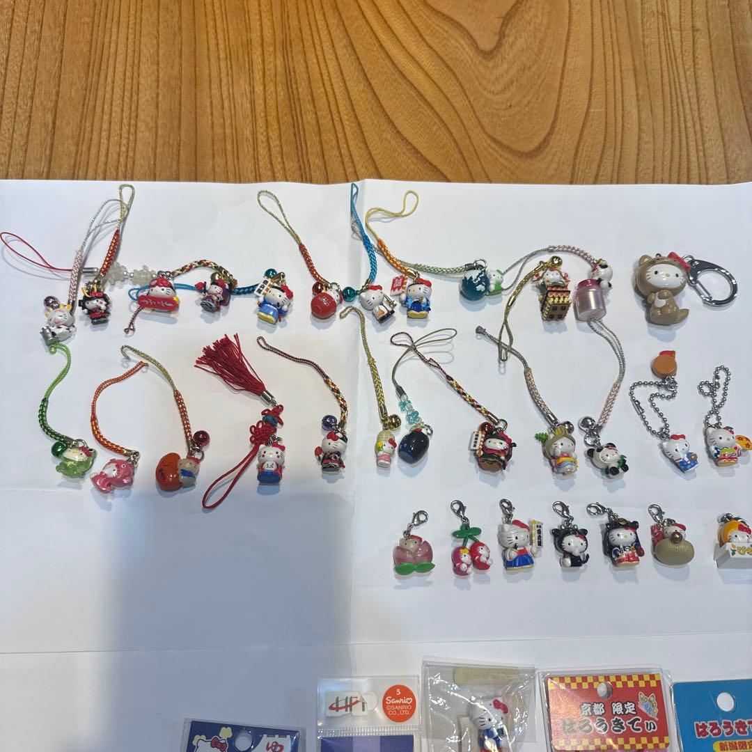 星*奨様 【海外版あり】ご当地ハローキティストラップ等　53点まとめ売