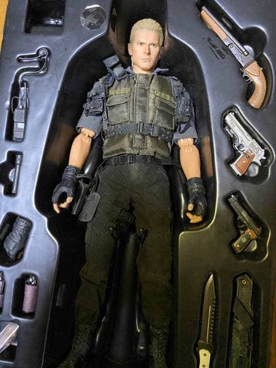 ホットトイズ バイオハザード ウェスカー スターズver 1/6 HOT TOYS