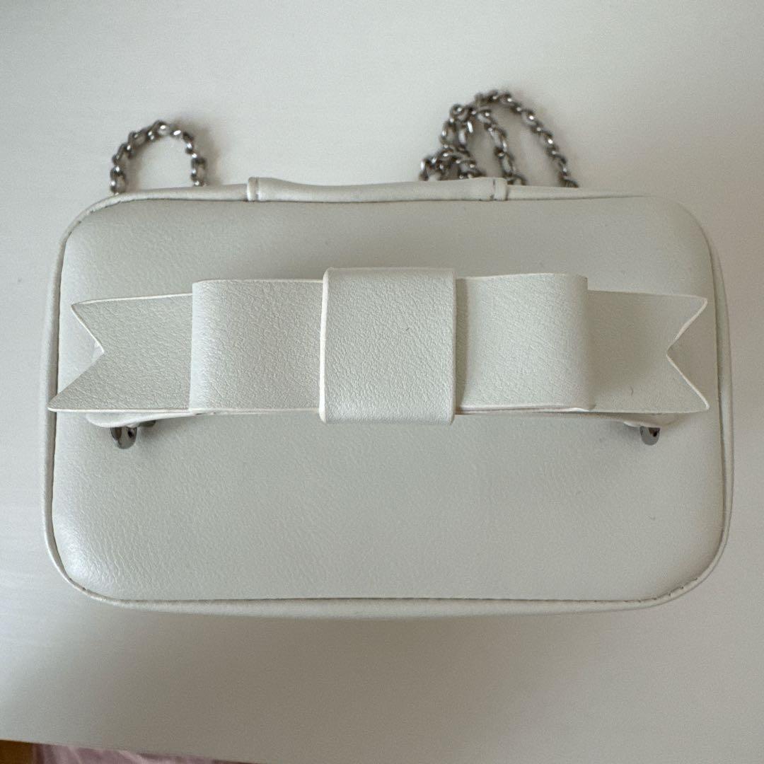 【大人気】pium ビジューキルティングバニティバッグ 白　ピウム　アイボリー