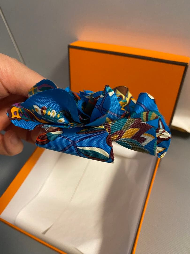 エルメス フラワーツイルコサージュ ヘアアクセサリー 低 価格