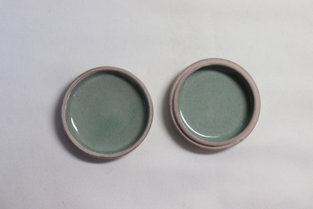 (918) 人間国宝　海剛　青磁香合　象嵌　鶴　柳根瀅作　共箱　送料込み0919