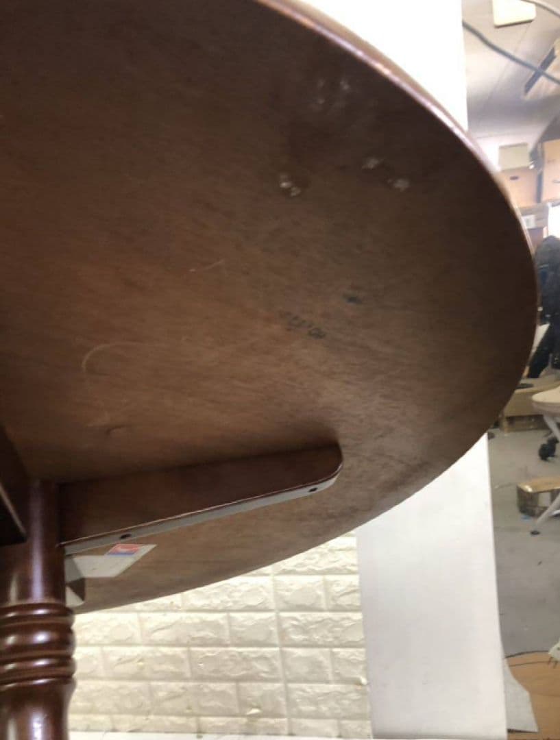 円形木製ダイニングテーブル ブラウン　キツツキ　飛騨産業