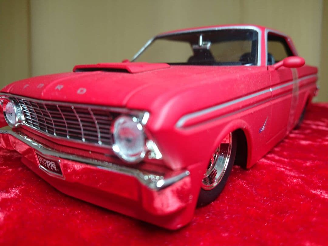 ミニカー 1964 FORD FALCON Jada toys 1/24