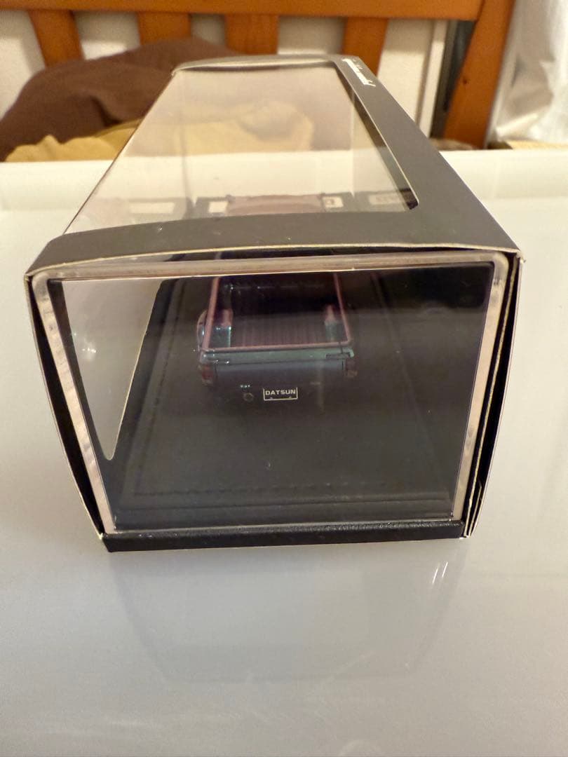 イグニッションモデル　DATSUN ハコトラ　マジョーラ　ミニカー 1/43