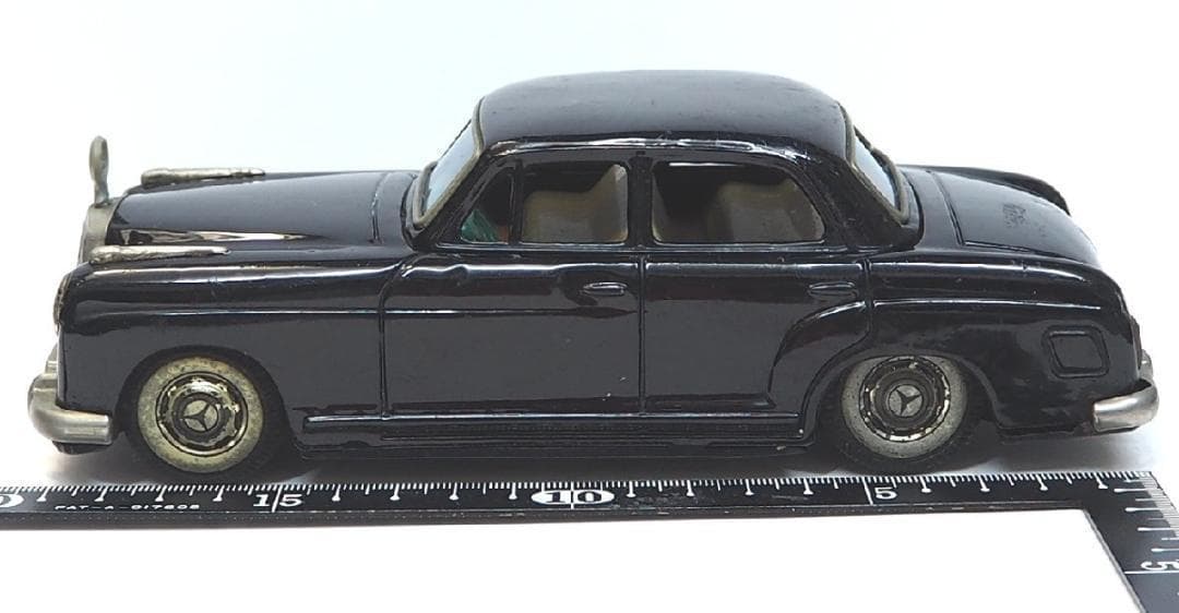 萬代屋【メルセデス ベンツ219黒】tin toy car ブリキ自動車【箱無】