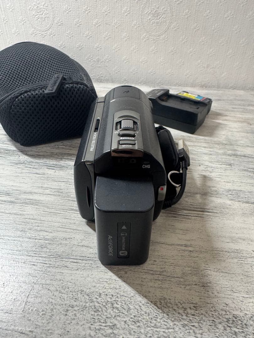 SONYビデオカメラ　HDR-PJ590 広角26.8mm 内蔵プロジェクター