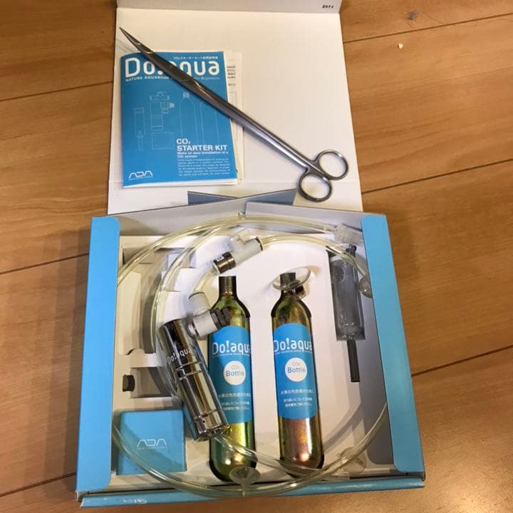 Do!aqua CO2スターターキット(未使用のCO2ボンベ3本) DO!aqua CO2