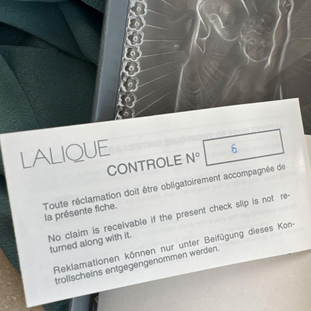 【LALIQUE】ルネ　ラリック -祈りを込めた跪く聖母子像-