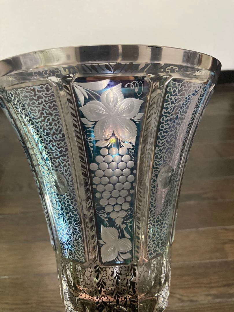 ボヘミアングラス エーゲルマンモドレー 花瓶