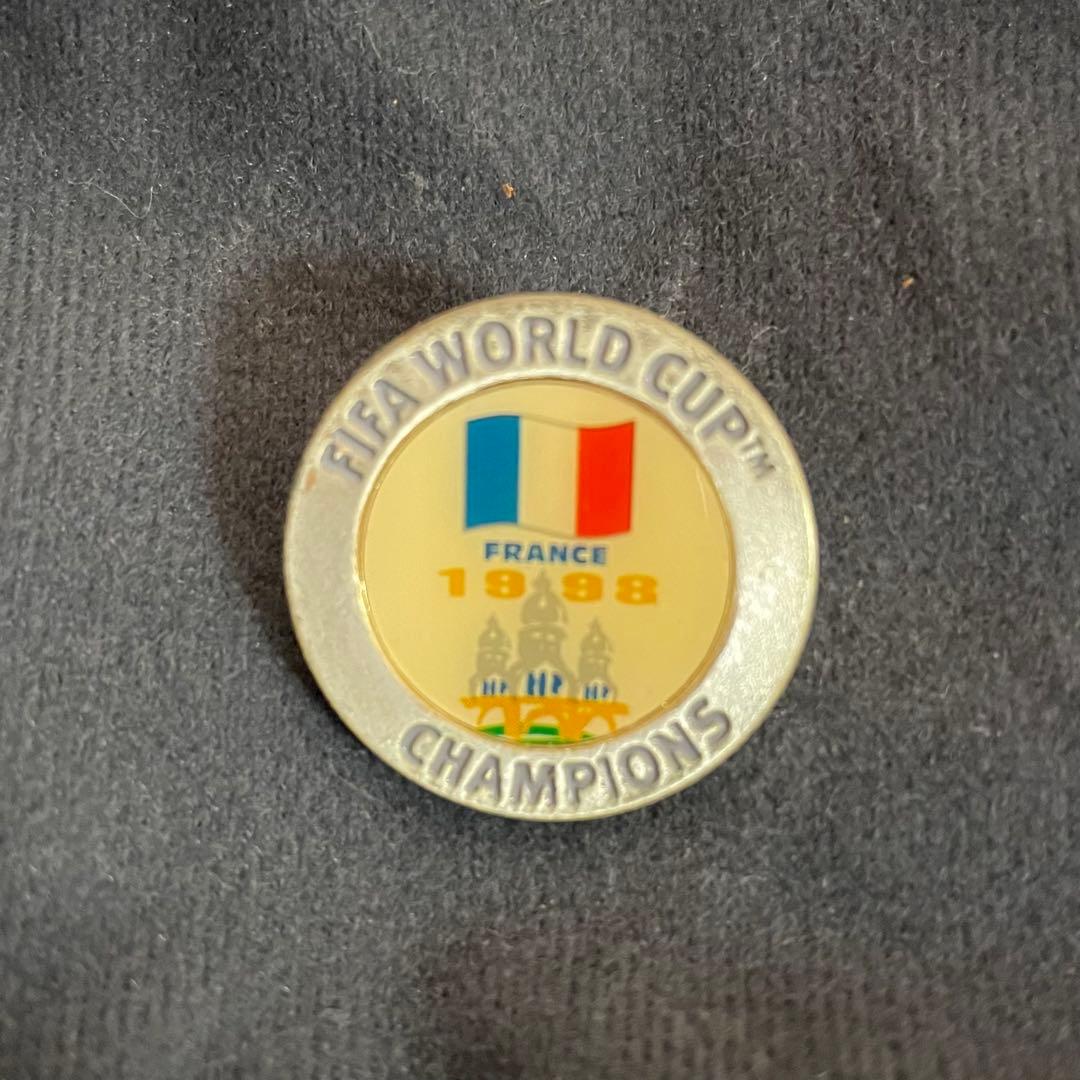サッカーワールドカップ記念ピンバッジ フランス代表 - メルカリ
