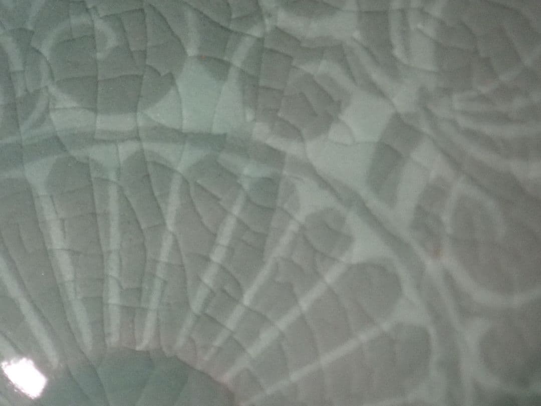 椀 青磁 唐草紋逆象嵌 韓国国宝レプリカ 湖厳博物館