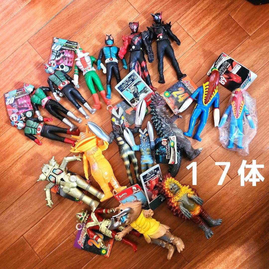 ソフビ人形　ウルトラマン怪獣１０体　仮面ライダー７体